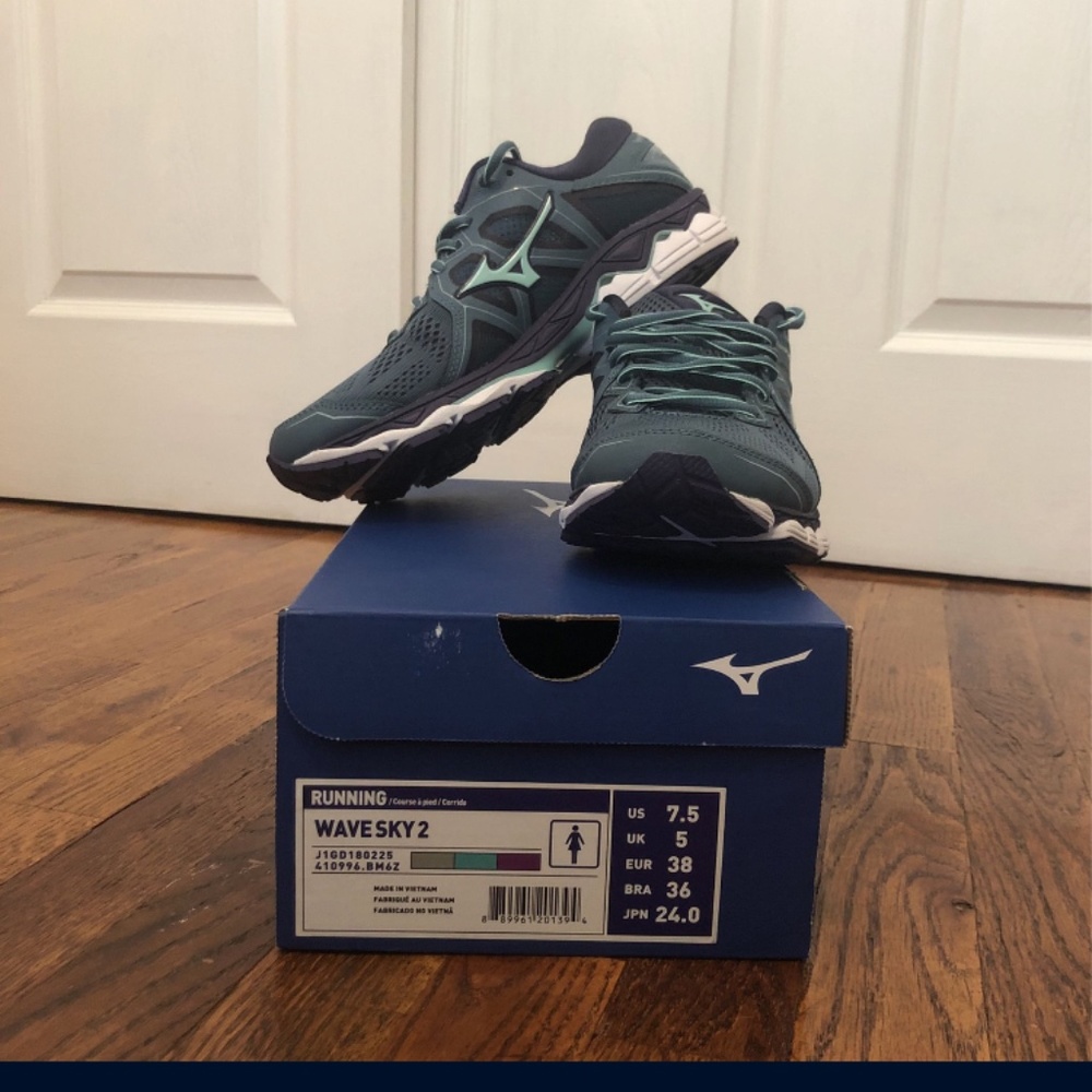 Brand new mizuno sky 2 sz. 7.5